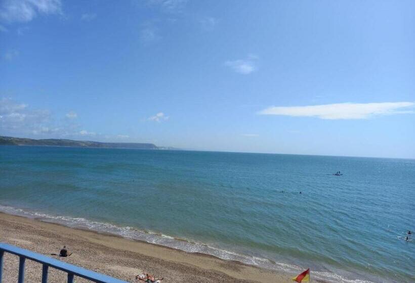 ペンション The Rosefield