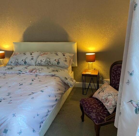 ペンション The Rosefield