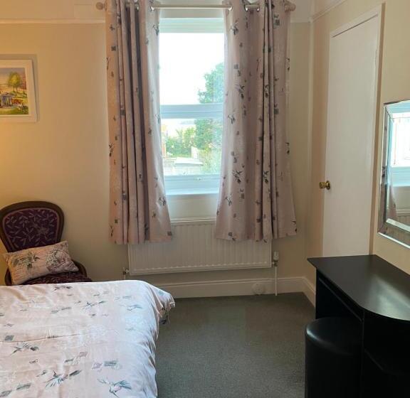 ペンション The Rosefield