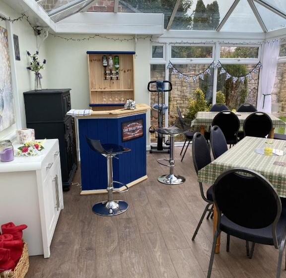 ペンション The Rosefield