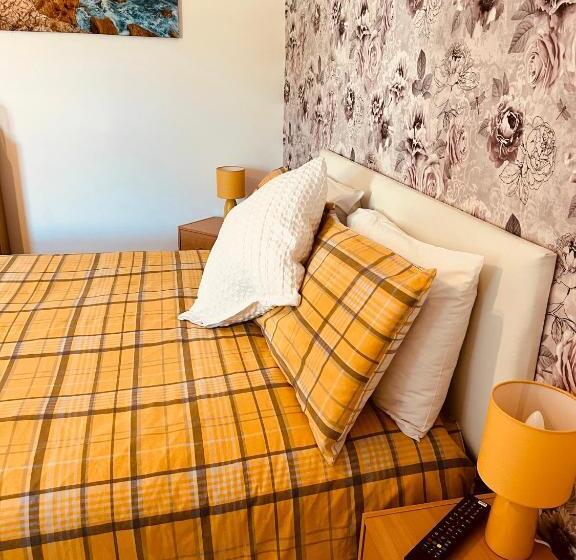 ペンション The Rosefield