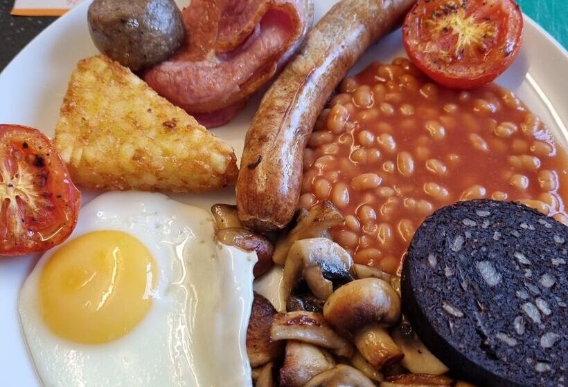 بنسيون Trevarrian Lodge