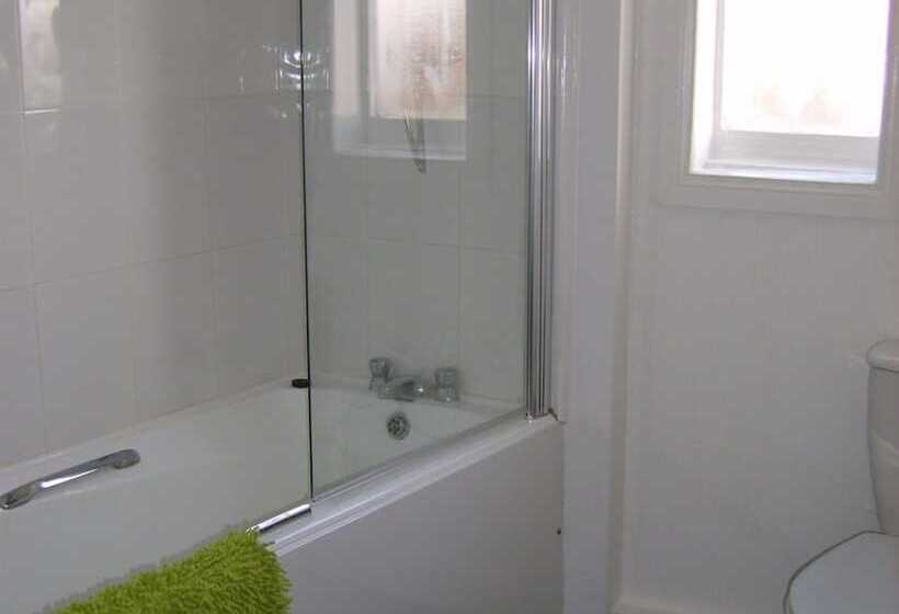 펜션 Trinity Guest House