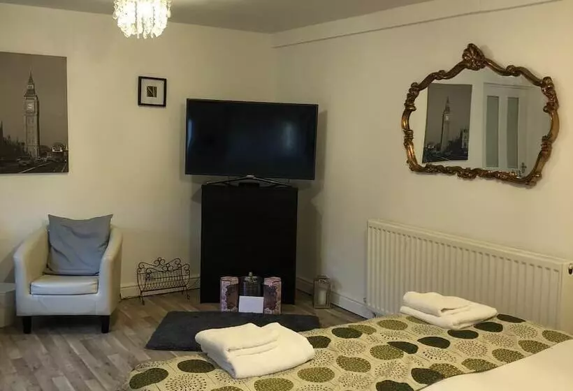 Pensão Trinity Guest House