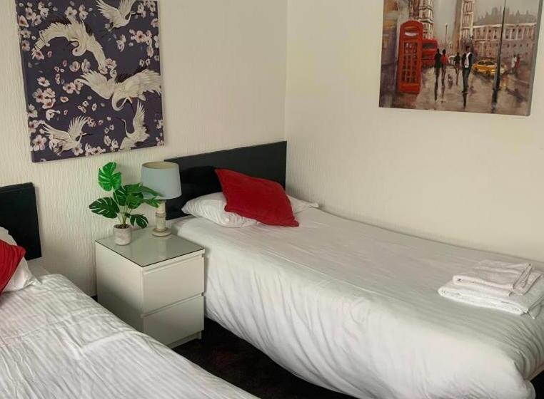 펜션 Trinity Guest House