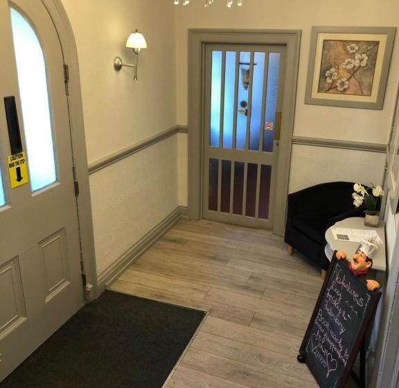 펜션 Trinity Guest House