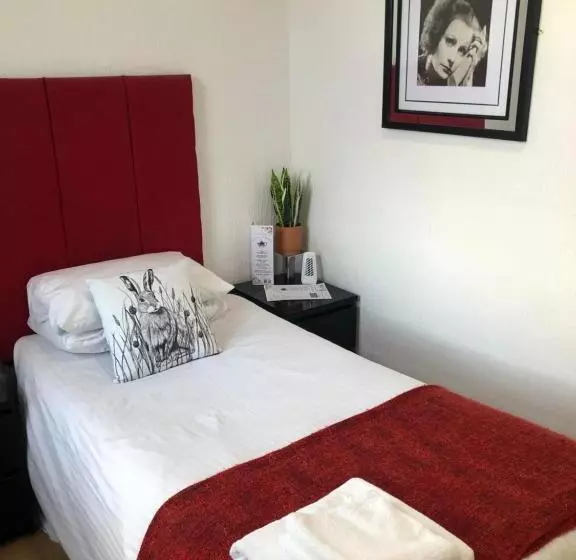 Pensão Trinity Guest House