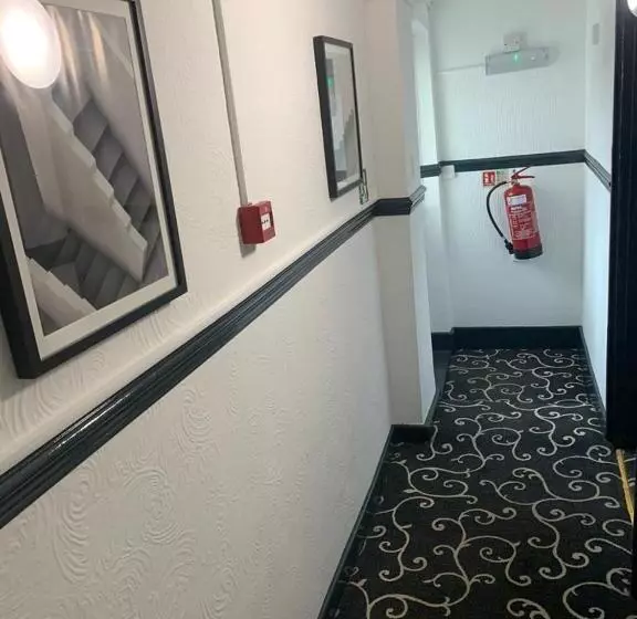 Pensão Trinity Guest House