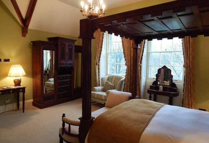 Пансион Westgate Manor