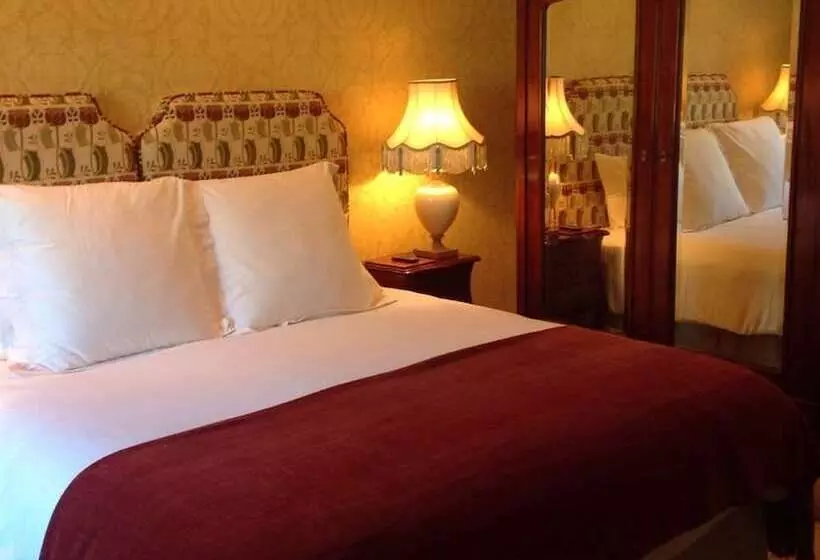 Пансион Westgate Manor