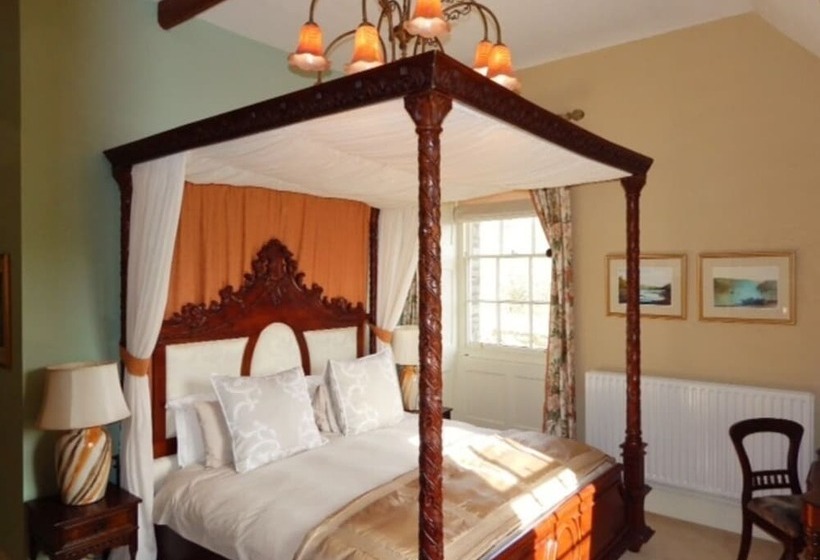 Пансион Westgate Manor