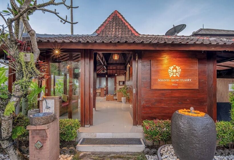 リゾートホテル Nyanyi Sanctuary Villa By Ini Vie Hospitality