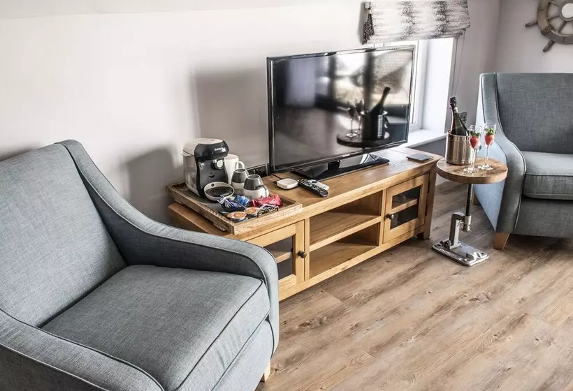 The Fishing Boat Inn Seaview Studio