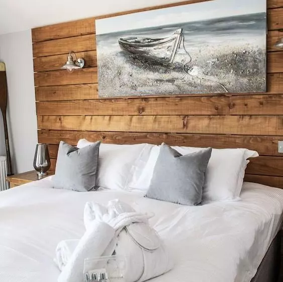 The Fishing Boat Inn Seaview Studio