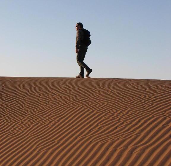 تختخواب و صبحانه Dar Paru