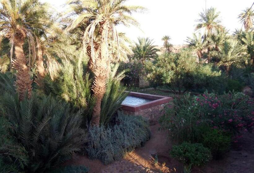 تختخواب و صبحانه Dar Paru