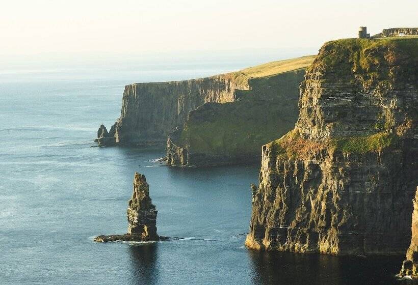 ベッドアンドブレックファースト Carnately Lodge