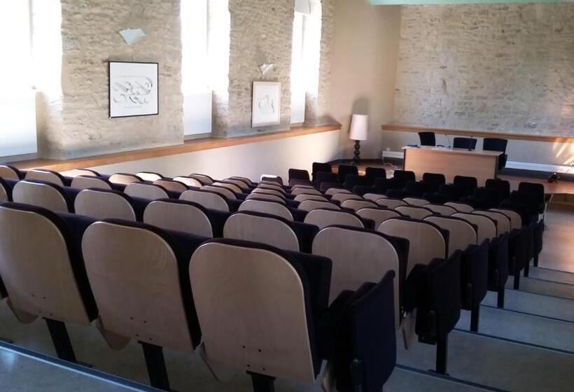 ホテル Accueil Du Couvent De Malet