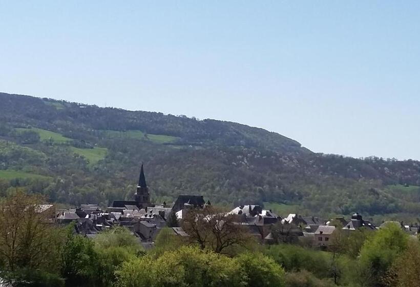 ホテル Accueil Du Couvent De Malet