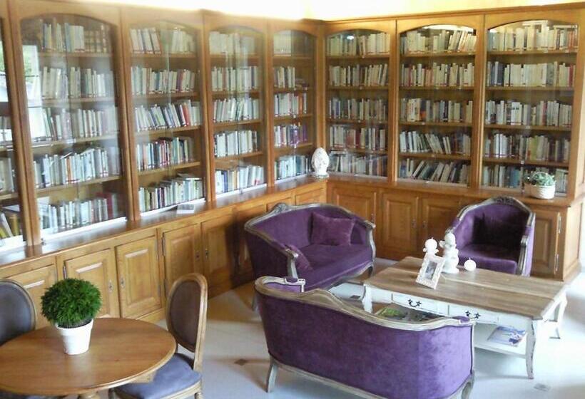 ホテル Accueil Du Couvent De Malet