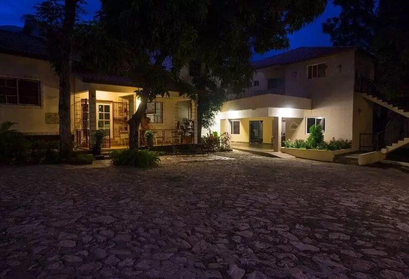 هتل Auberge Villa Cana