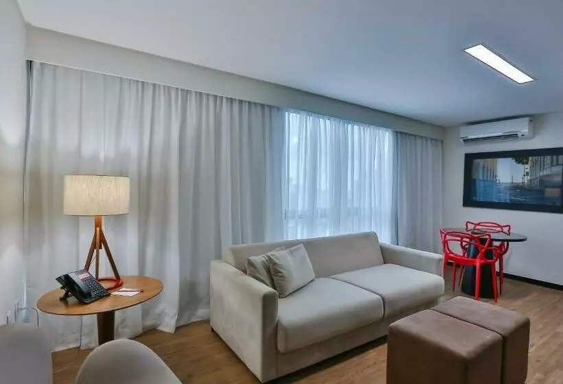 호텔 Roomo Praia De Boa Viagem Residencial