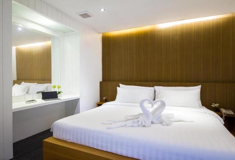 בית מלון כפרי Hamilton Grand Residence