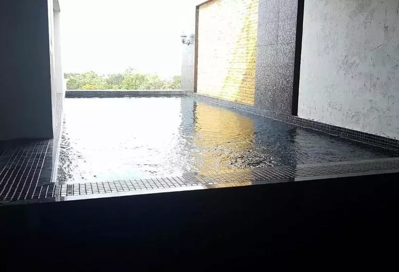 בית מלון כפרי Hamilton Grand Residence