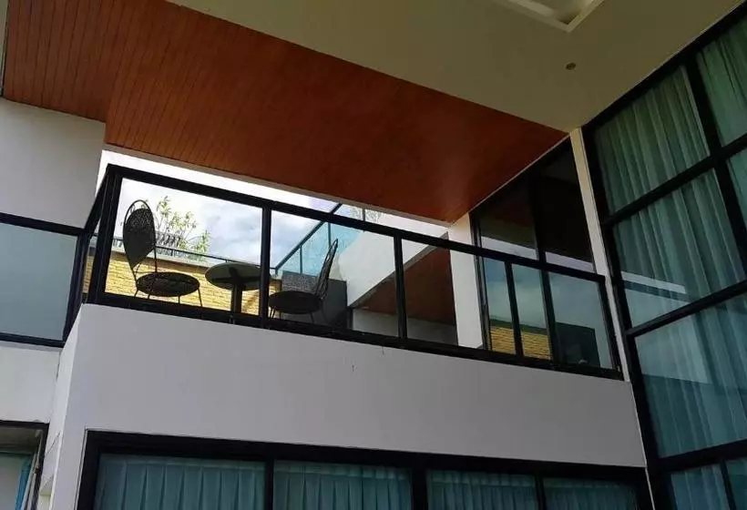 בית מלון כפרי Hamilton Grand Residence