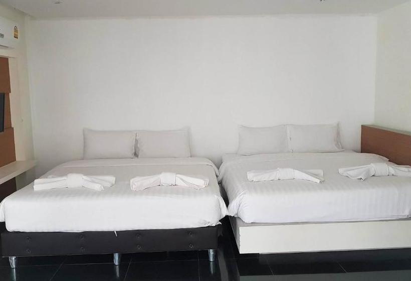 בית מלון כפרי Hamilton Grand Residence