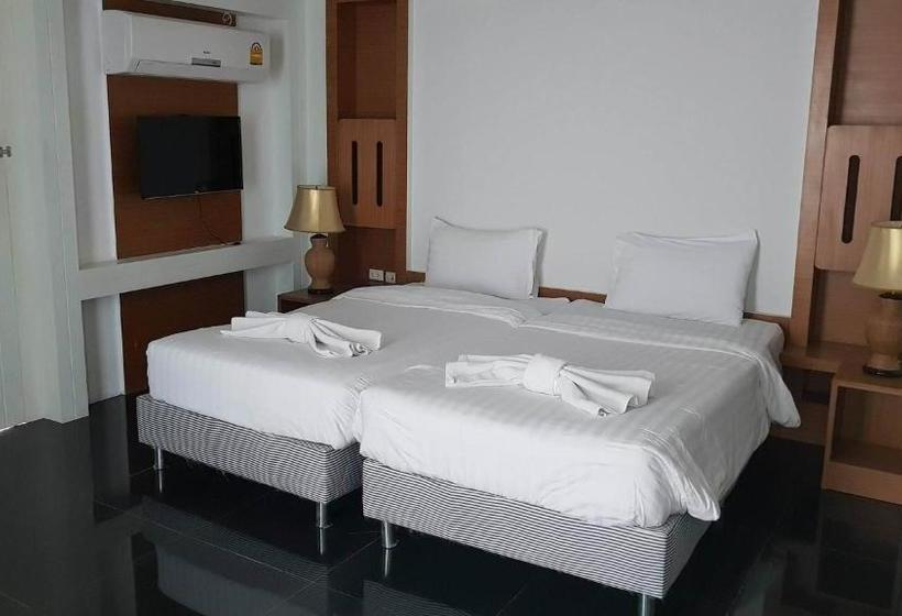 בית מלון כפרי Hamilton Grand Residence