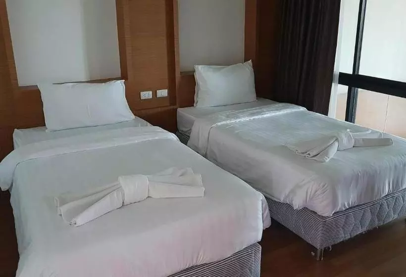 בית מלון כפרי Hamilton Grand Residence