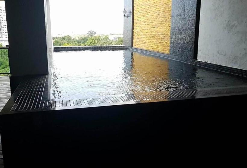 בית מלון כפרי Hamilton Grand Residence