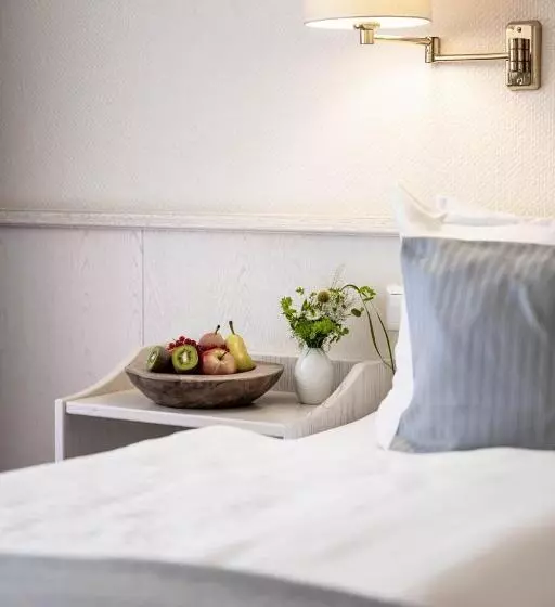 ホテル Ilmenautal Inklusive Thermeplus