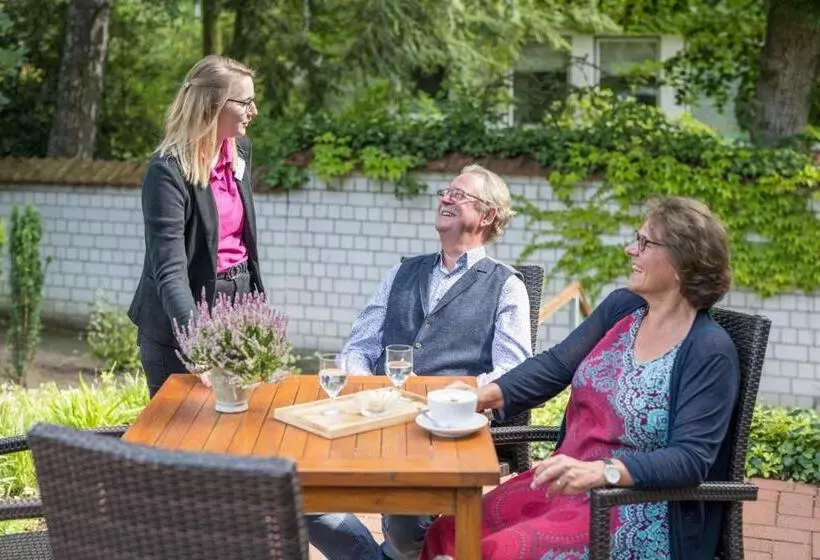 ホテル Ilmenautal Inklusive Thermeplus