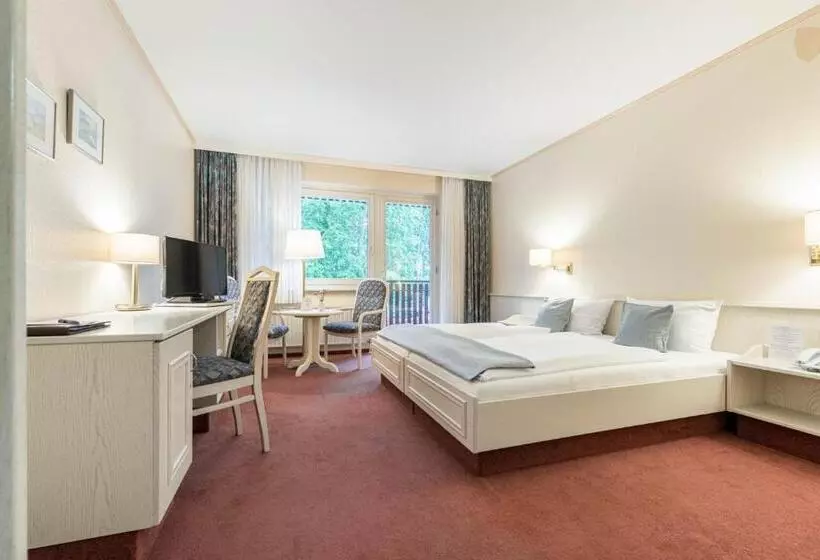 ホテル Ilmenautal Inklusive Thermeplus