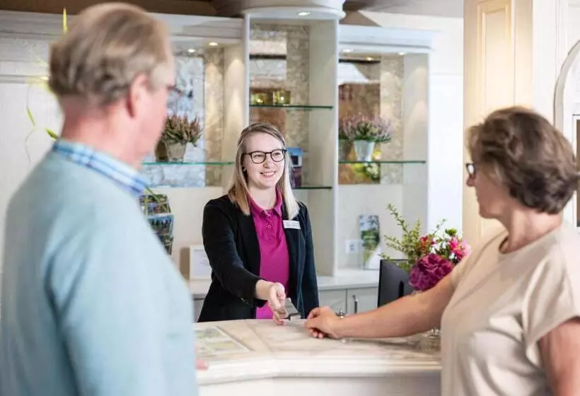 ホテル Ilmenautal Inklusive Thermeplus