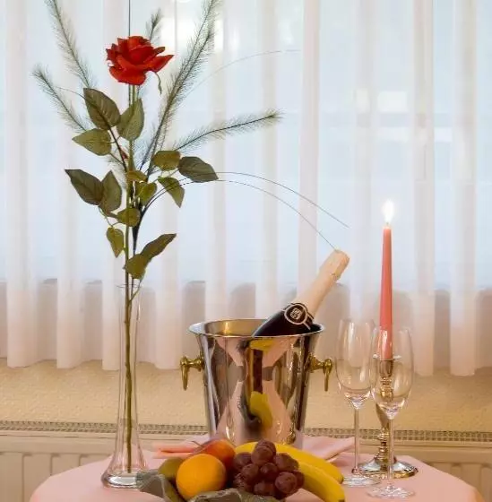 ホテル Ilmenautal Inklusive Thermeplus