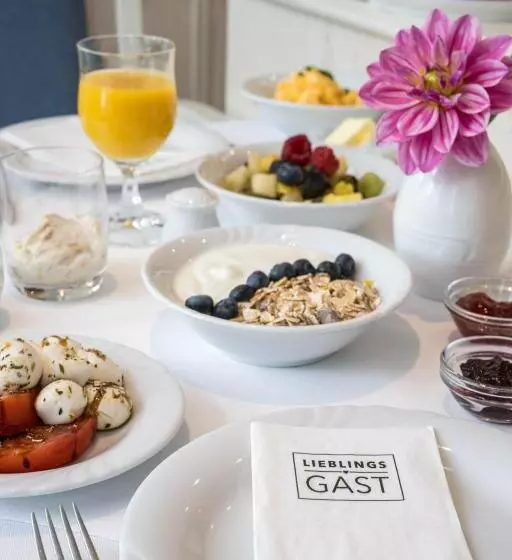 ホテル Ilmenautal Inklusive Thermeplus