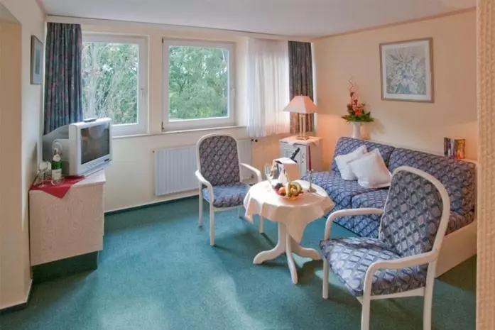 ホテル Ilmenautal Inklusive Thermeplus