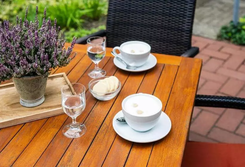 ホテル Ilmenautal Inklusive Thermeplus