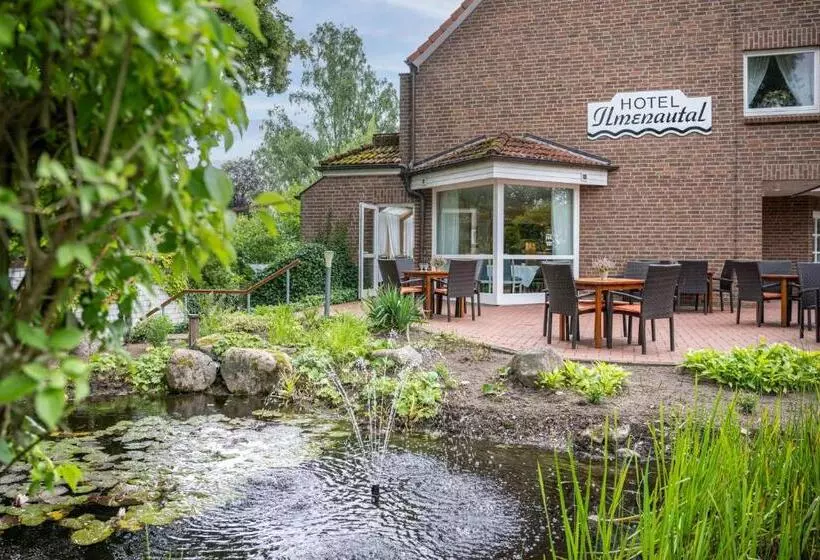 ホテル Ilmenautal Inklusive Thermeplus