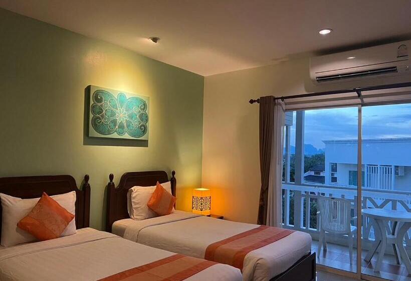 호텔 Krabi Front Bay Resort