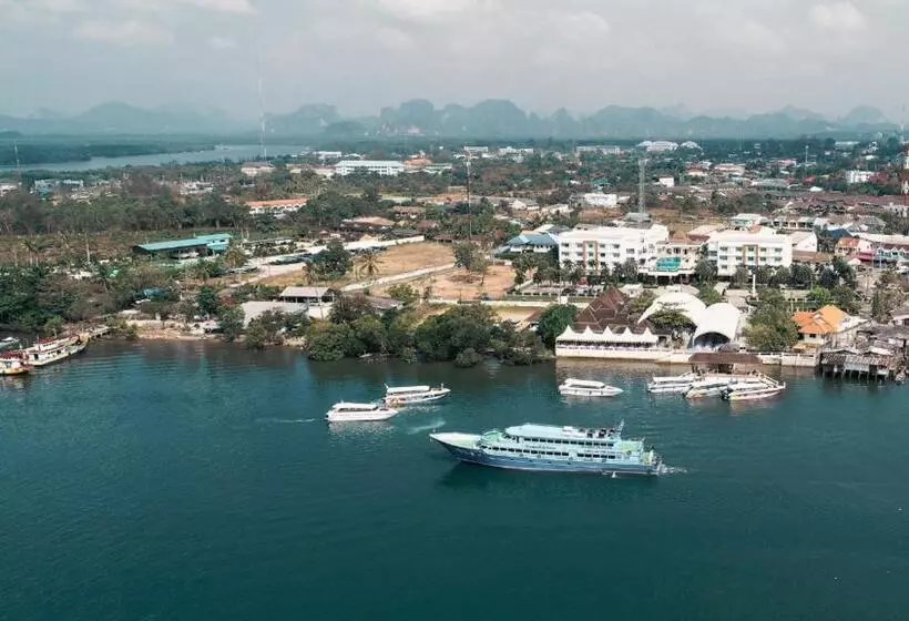 هتل Krabi Front Bay Resort