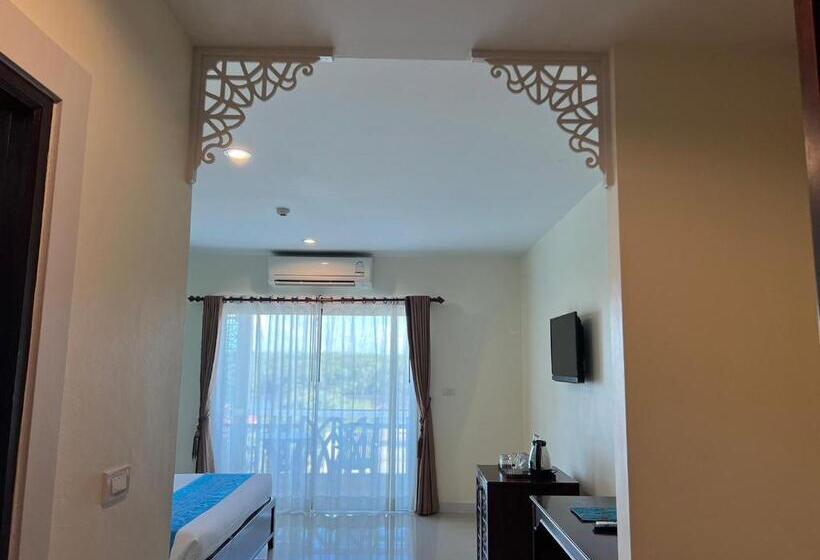 호텔 Krabi Front Bay Resort