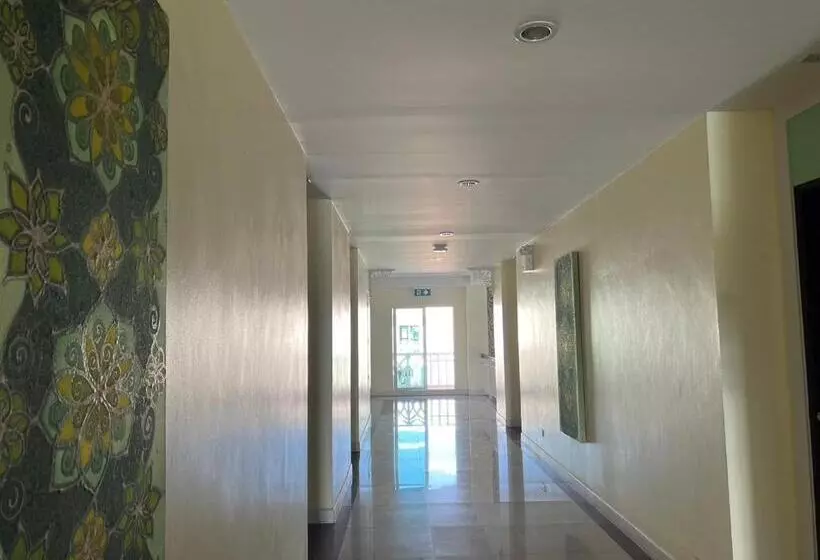 هتل Krabi Front Bay Resort