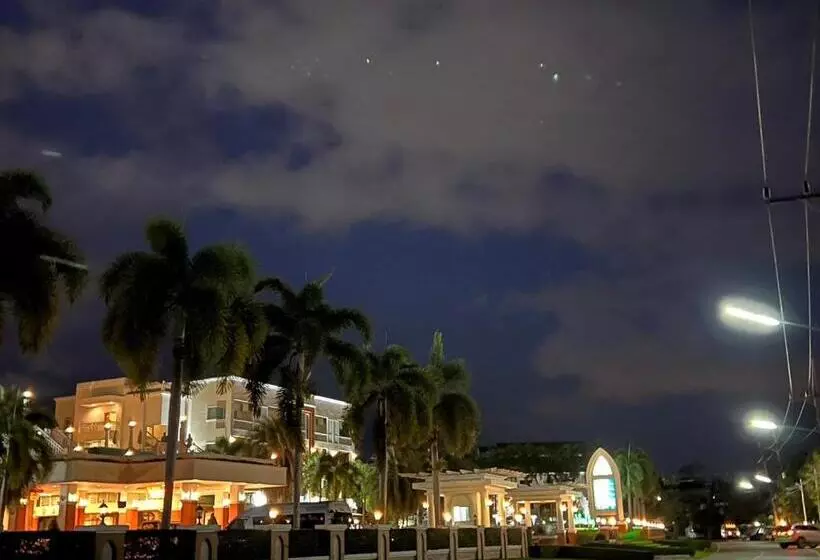 هتل Krabi Front Bay Resort