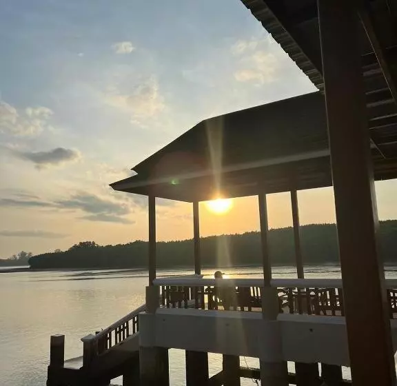 هتل Krabi Front Bay Resort