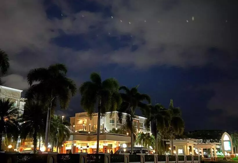 هتل Krabi Front Bay Resort