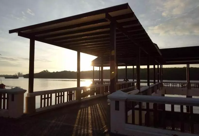 هتل Krabi Front Bay Resort